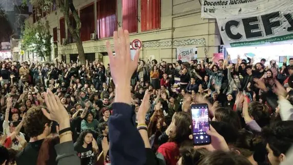 LUCHA ESTUDIANTIL EN DEFENSA DE LA EDUCACIÓN PÚBLICA